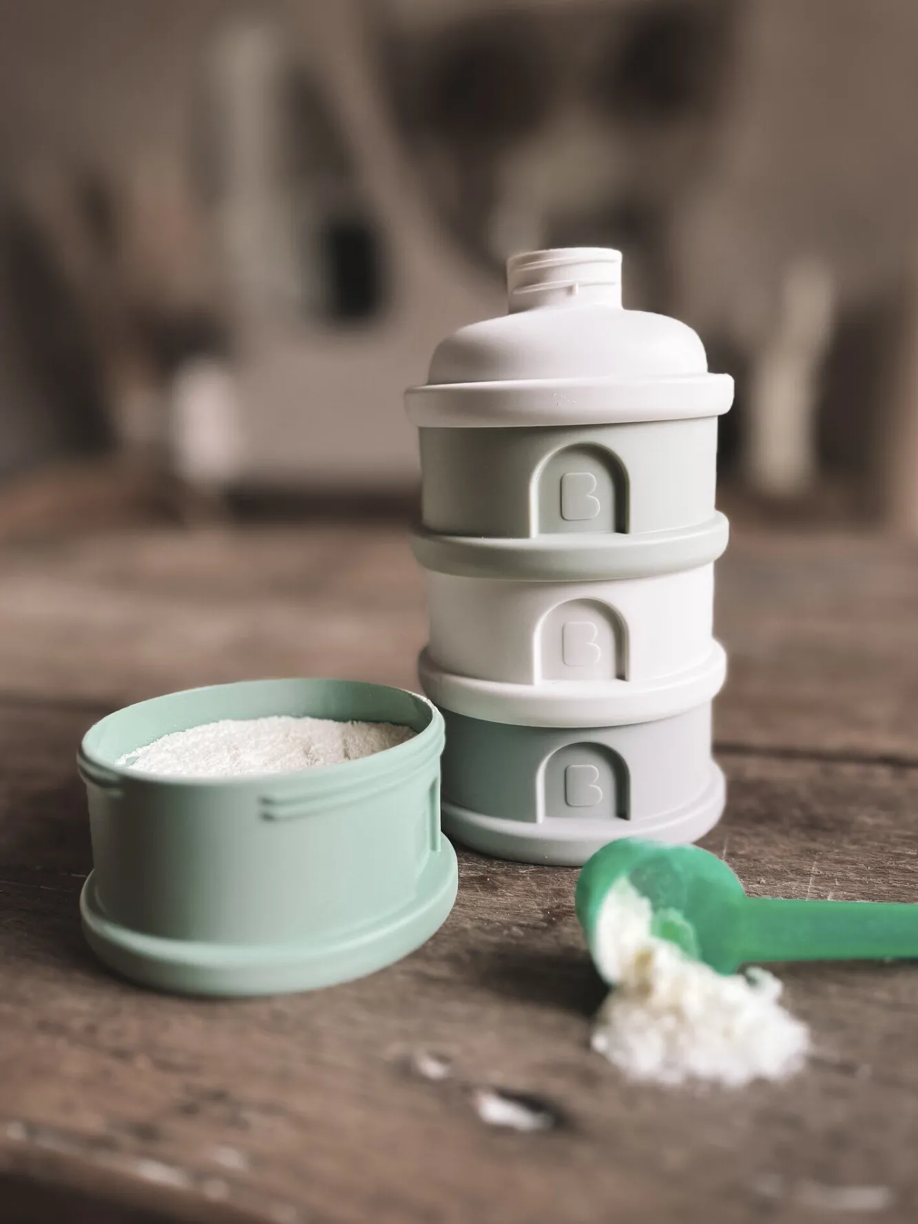 Sorties De Bébé*BÉABA Boite Doseuse 4 Compartiments Cotton / Sage Green